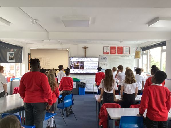 Year 6 Joins the MAC Mass